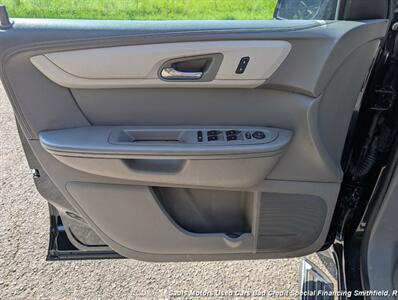 2013 Chevrolet Traverse LTZ - Photo 9 - Smithfield, NC 27577
