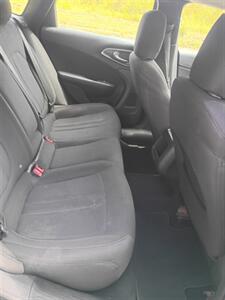 2015 Chrysler 200 Limited   - Photo 16 - Smithfield, NC 27577