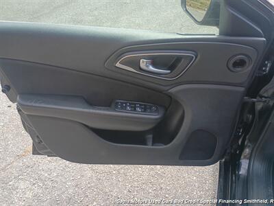 2015 Chrysler 200 Limited   - Photo 9 - Smithfield, NC 27577