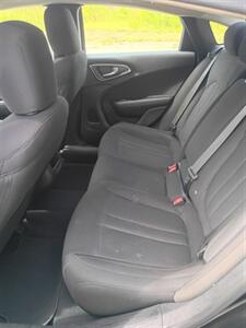 2015 Chrysler 200 Limited   - Photo 15 - Smithfield, NC 27577