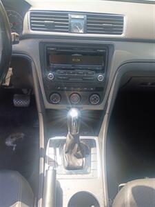 2014 Volkswagen Passat 1.8T S PZEV - Photo 12 - Smithfield, NC 27577