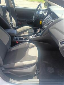 2014 Ford Focus SE - Photo 17 - Smithfield, NC 27577