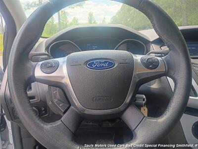 2014 Ford Focus SE - Photo 10 - Smithfield, NC 27577