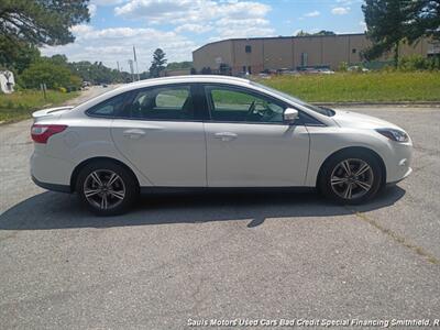 2014 Ford Focus SE - Photo 4 - Smithfield, NC 27577