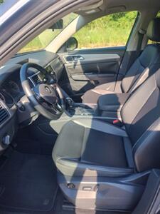 2018 Volkswagen Atlas V6 SE   - Photo 12 - Smithfield, NC 27577