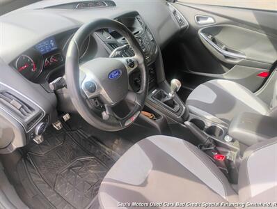 2014 Ford Focus ST - Photo 14 - Smithfield, NC 27577