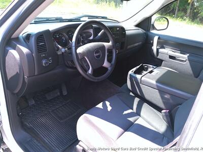 2011 GMC Sierra 1500 SLE   - Photo 14 - Smithfield, NC 27577