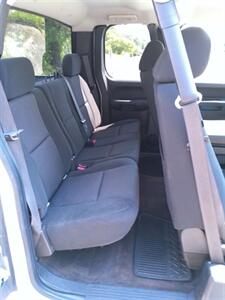 2011 GMC Sierra 1500 SLE   - Photo 18 - Smithfield, NC 27577
