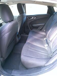 2015 Chrysler 200 Limited   - Photo 15 - Smithfield, NC 27577