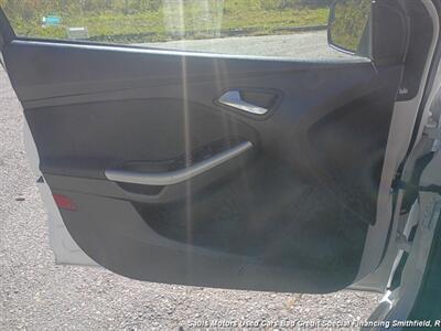 2012 Ford Focus SE   - Photo 9 - Smithfield, NC 27577