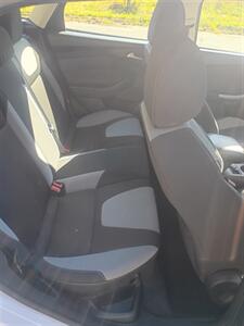 2012 Ford Focus SE   - Photo 16 - Smithfield, NC 27577