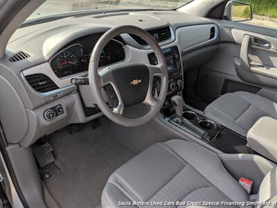 2017 Chevrolet Traverse LT - Photo 13 - Smithfield, NC 27577