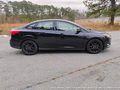 2016 Ford Focus SE   - Photo 4 - Smithfield, NC 27577