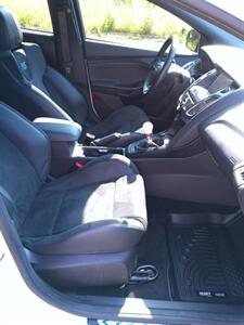 2016 Ford Focus RS   - Photo 17 - Smithfield, NC 27577