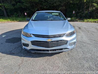 2017 Chevrolet Malibu LT - Photo 2 - Smithfield, NC 27577