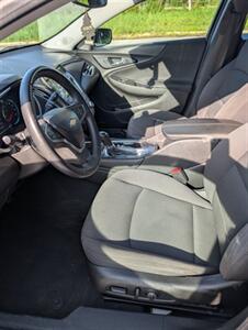 2017 Chevrolet Malibu LT - Photo 13 - Smithfield, NC 27577