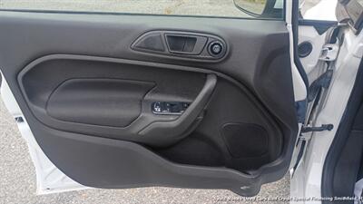 2019 Ford Fiesta SE   - Photo 9 - Smithfield, NC 27577