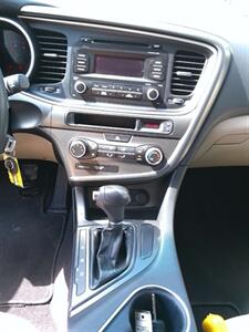 2015 Kia Optima LX   - Photo 12 - Smithfield, NC 27577