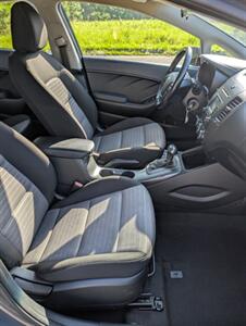 2016 Kia Forte EX - Photo 16 - Smithfield, NC 27577