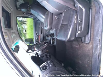 2011 GMC Sierra 2500 SLT   - Photo 12 - Smithfield, NC 27577