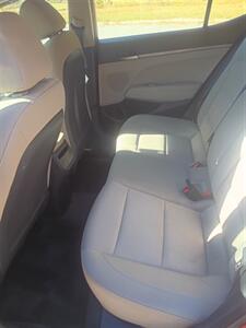 2017 Hyundai ELANTRA SE - Photo 14 - Smithfield, NC 27577