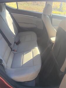 2017 Hyundai ELANTRA SE - Photo 15 - Smithfield, NC 27577