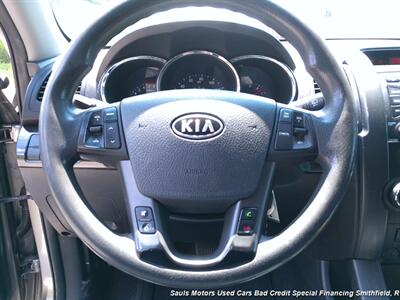 2013 Kia Sorento LX - Photo 10 - Smithfield, NC 27577