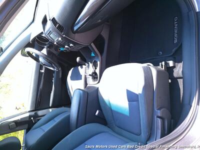 2013 Kia Sorento LX - Photo 16 - Smithfield, NC 27577