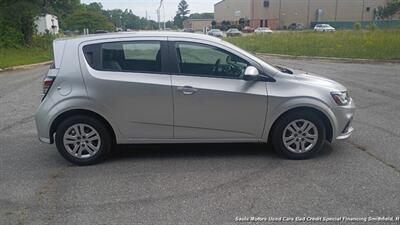 2020 Chevrolet Sonic LT   - Photo 4 - Smithfield, NC 27577