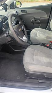 2020 Chevrolet Sonic LT   - Photo 13 - Smithfield, NC 27577