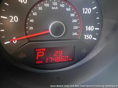 2011 Kia Sorento LX - Photo 11 - Smithfield, NC 27577