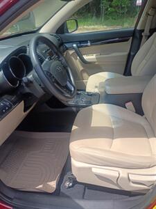 2011 Kia Sorento LX - Photo 13 - Smithfield, NC 27577