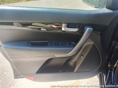2014 Kia Sorento LX - Photo 9 - Smithfield, NC 27577