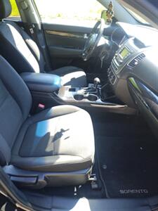 2014 Kia Sorento LX - Photo 16 - Smithfield, NC 27577