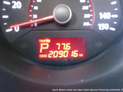 2013 Kia Sorento LX   - Photo 11 - Smithfield, NC 27577