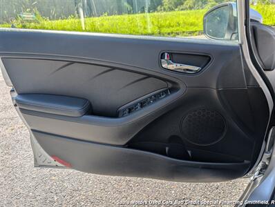 2016 Kia Forte5 LX - Photo 9 - Smithfield, NC 27577