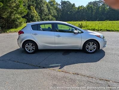 2016 Kia Forte5 LX - Photo 4 - Smithfield, NC 27577