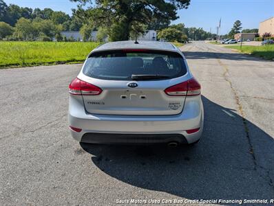 2016 Kia Forte5 LX - Photo 6 - Smithfield, NC 27577