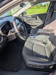 2023 Chevrolet Malibu LT - Photo 12 - Smithfield, NC 27577