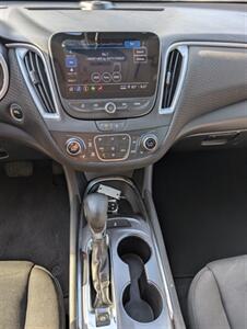 2023 Chevrolet Malibu LT - Photo 11 - Smithfield, NC 27577