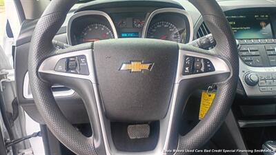 2017 Chevrolet Equinox LT - Photo 10 - Smithfield, NC 27577