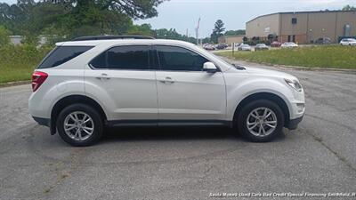 2017 Chevrolet Equinox LT - Photo 4 - Smithfield, NC 27577