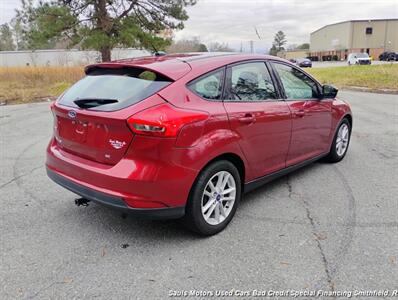 2017 Ford Focus SE   - Photo 5 - Smithfield, NC 27577