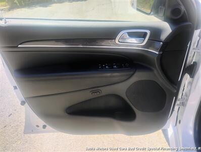 2015 Jeep Grand Cherokee Overland   - Photo 9 - Smithfield, NC 27577