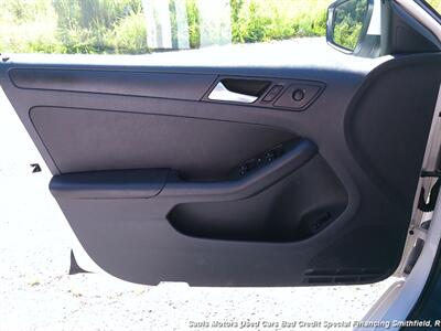 2012 Volkswagen Jetta SE PZEV - Photo 9 - Smithfield, NC 27577