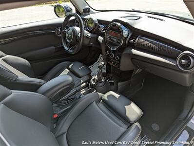 2015 MINI Hardtop 2 Door Cooper S   - Photo 16 - Smithfield, NC 27577