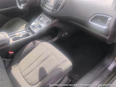 2015 Chrysler 200 Limited - Photo 15 - Smithfield, NC 27577