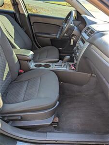 2012 Ford Fusion SE   - Photo 16 - Smithfield, NC 27577