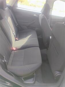 2017 Ford Focus SE - Photo 16 - Smithfield, NC 27577
