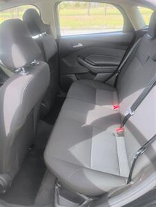 2017 Ford Focus SE - Photo 14 - Smithfield, NC 27577